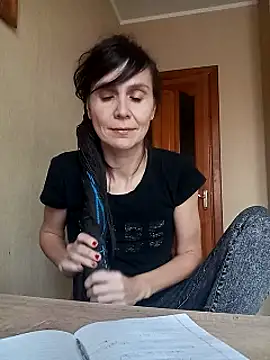 Francenia lolis online show from 10/30/25, 07:50