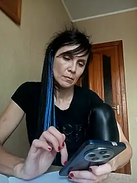 Francenia lolis online show from 10/07/25, 07:31