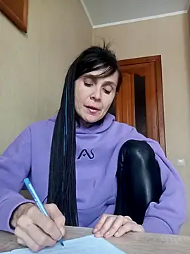 Francenia lolis online show from 01/11/26, 11:28