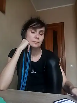 Francenia lolis online show from 10/24/25, 09:19