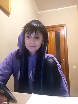 Francenia lolis online show from 03/06/26, 08:15