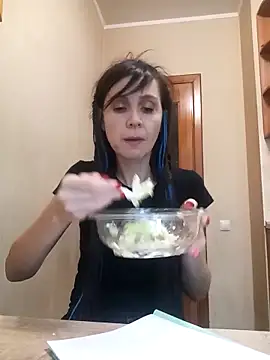 Francenia lolis online show from 11/11/25, 06:30