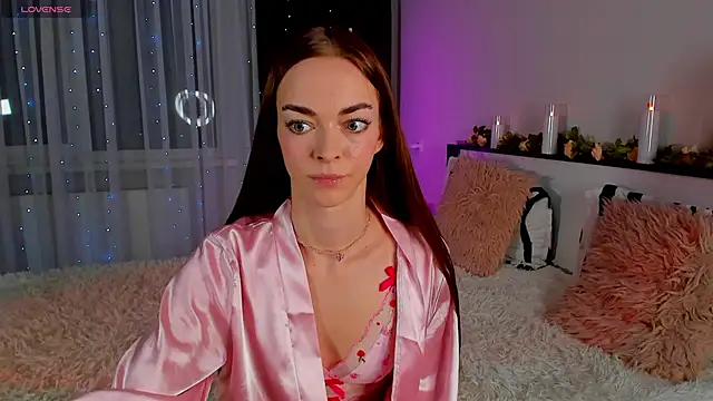 Undertheskin online show from 03/15/25, 06:43