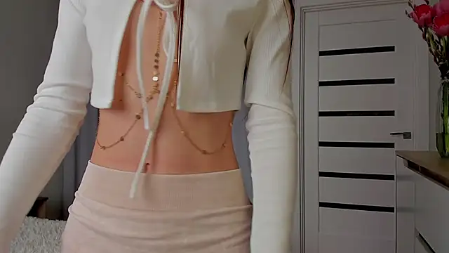 Undertheskin online show from 04/03/26, 09:49