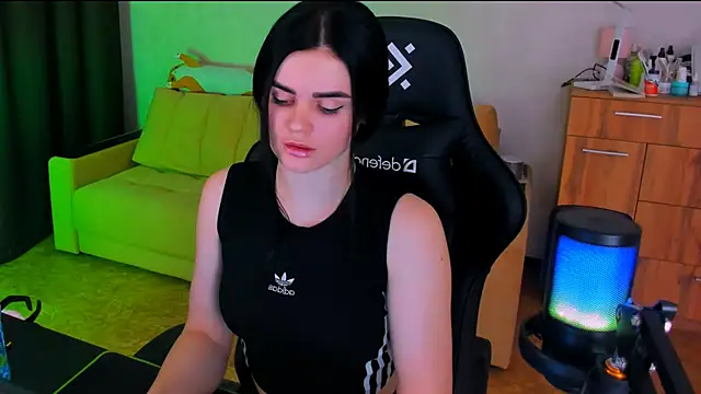 Lora Cain online show from 03/05/25, 02:34