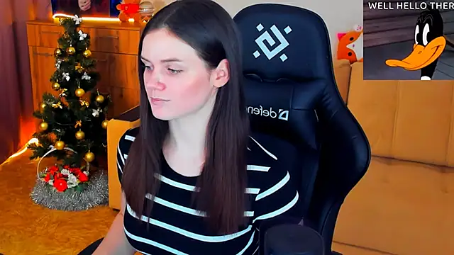 Lora Cain online show from 12/22/24, 05:10