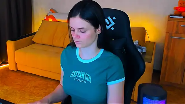 Lora Cain online show from 01/15/25, 01:45