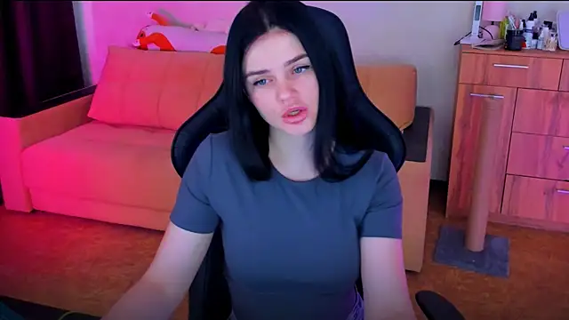 Lora Cain online show from 03/11/25, 01:01