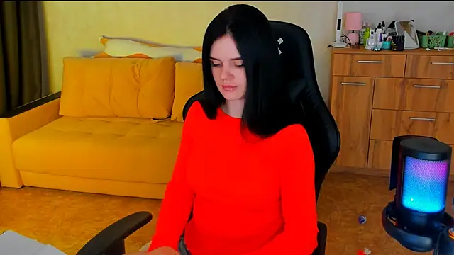 Lora Cain online show from 03/01/25, 03:38