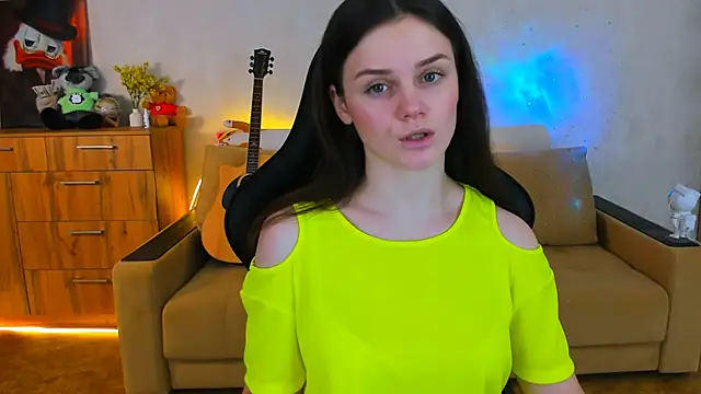 Lora Cain online show from 12/05/24, 02:17