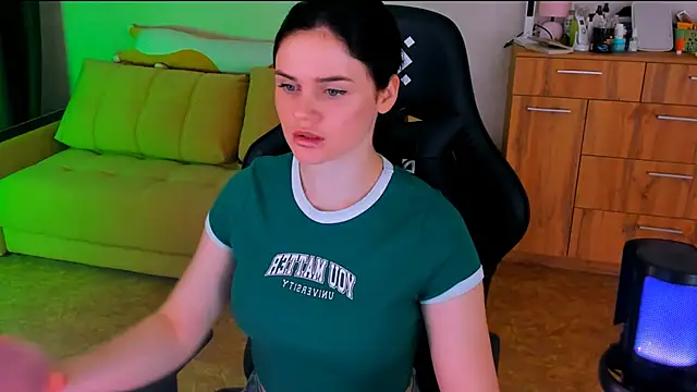 Lora Cain online show from 03/03/25, 03:11