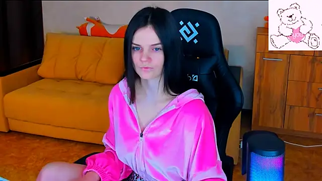 Lora Cain online show from 01/20/25, 05:26