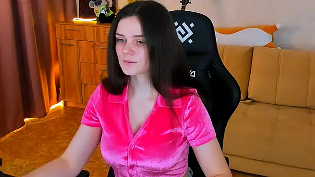 Lora Cain online show from 12/06/24, 02:33