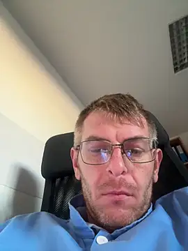 adrian90bi11 online show from 05/01/26, 03:39