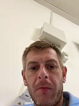 adrian90bi11 online show from 05/28/26, 12:22