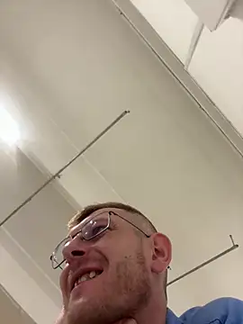 adrian90bi11 online show from 04/08/26, 09:22