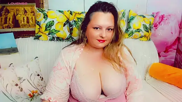 KlaraHoll online show from 05/30/26, 03:17
