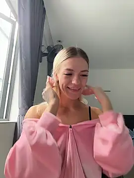 Snapshot of -Sexy_Barbie- chatting on 11/27/25, 04:46 -Sexy Barbie- online show from 11/27/25, 04:46