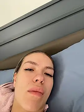 Snapshot of -Sexy_Barbie- chatting on 12/15/25, 02:28 -Sexy Barbie- online show from 12/15/25, 02:28