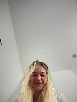 Snapshot of -Sexy_Barbie- chatting on 02/14/26, 06:57 -Sexy Barbie- online show from 02/14/26, 06:57