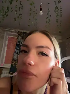 Snapshot of -Sexy_Barbie- chatting on 11/12/25, 04:33 -Sexy Barbie- online show from 11/12/25, 04:33