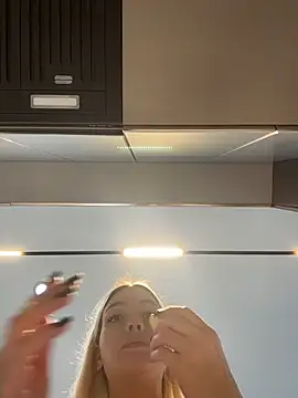 Snapshot of -Sexy_Barbie- chatting on 11/23/25, 07:40 -Sexy Barbie- online show from 11/23/25, 07:40