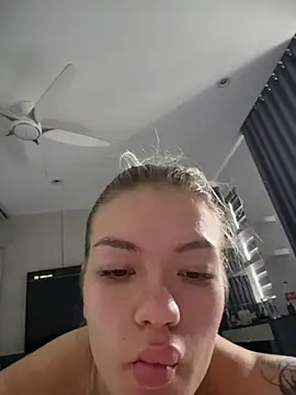 Snapshot of -Sexy_Barbie- chatting on 02/15/26, 04:13 -Sexy Barbie- online show from 02/15/26, 04:13