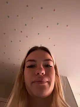 Snapshot of -Sexy_Barbie- chatting on 10/21/25, 03:28 -Sexy Barbie- online show from 10/21/25, 03:28