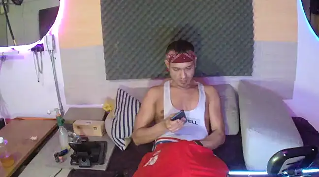 Snapshot of thesummerboy chatting on 01/25/25, 08:31 thesummerboy online show from 01/25/25, 08:31
