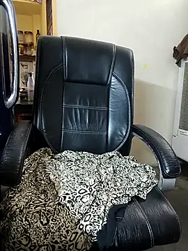 Snapshot of Madhavi_mishra chatting on 10/21/25, 05:07 Madhavi mishra online show from 10/21/25, 05:07