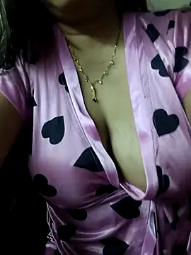 Snapshot of Madhavi_mishra chatting on 10/28/25, 02:56 Madhavi mishra online show from 10/28/25, 02:56