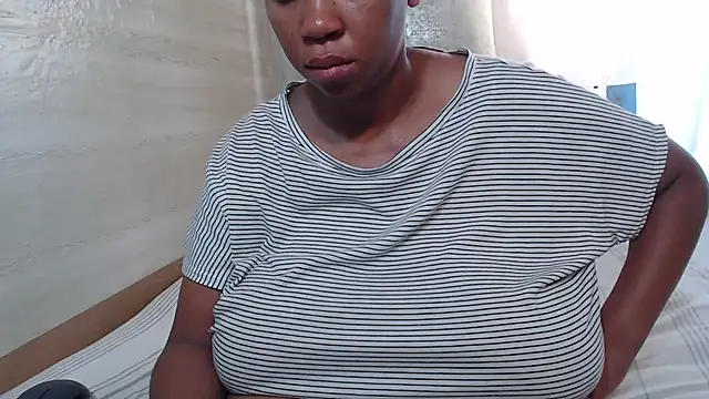 Snapshot of FlavoredNia chatting on 02/04/25, 05:10 FlavoredNia online show from 02/04/25, 05:10