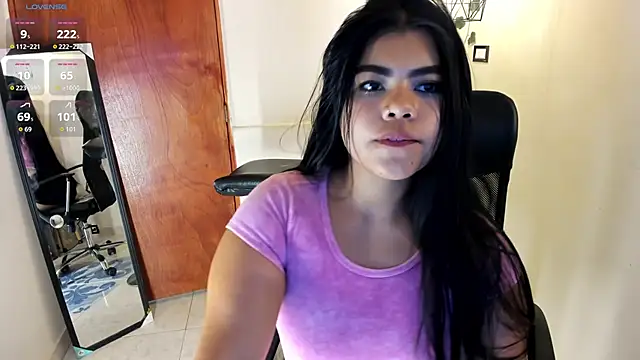 Snapshot of aitana-purple chatting on 10/09/25, 08:53 aitana-purple online show from 10/09/25, 08:53