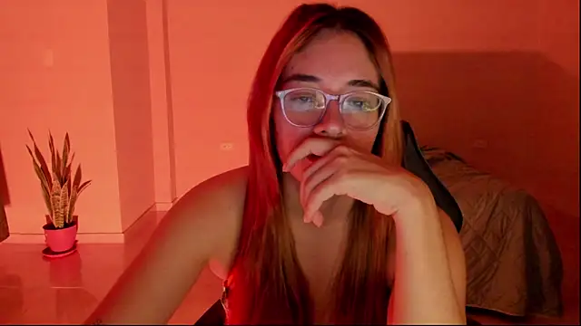 Snapshot of atenas_05_ chatting on 02/23/26, 09:32 atenas 05 online show from 02/23/26, 09:32