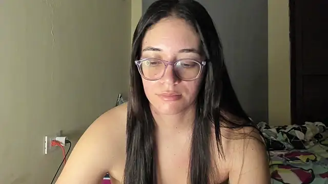 Snapshot of atenas_05_ chatting on 06/12/26, 09:29 atenas 05 online show from 06/12/26, 09:29