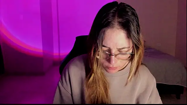 atenas 05  online show from 11/29/25, 10:04