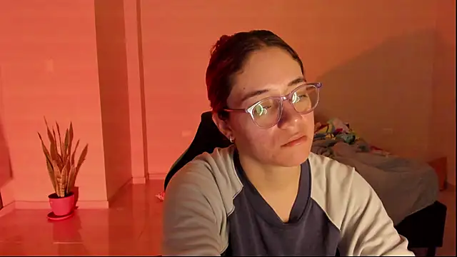 Snapshot of atenas_05_ chatting on 02/10/26, 09:30 atenas 05 online show from 02/10/26, 09:30