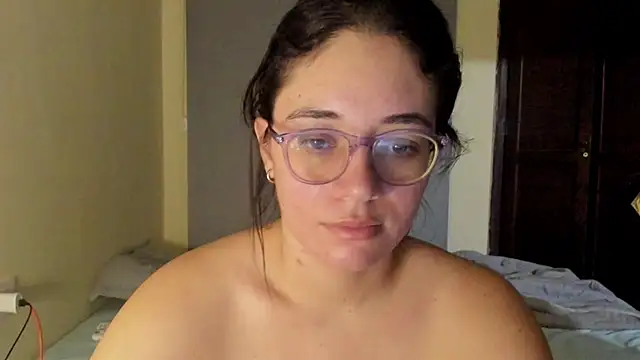 Snapshot of atenas_05_ chatting on 06/26/26, 09:26 atenas 05 online show from 06/26/26, 09:26