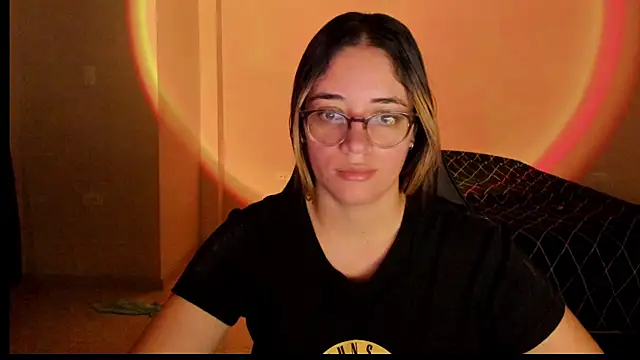 Snapshot of atenas_05_ chatting on 10/17/25, 09:34 atenas 05 online show from 10/17/25, 09:34
