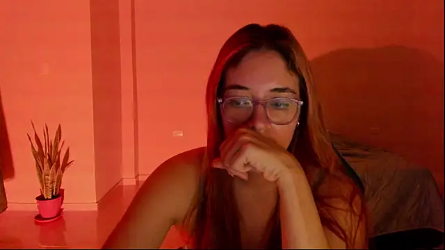 Snapshot of atenas_05_ chatting on 02/16/26, 09:41 atenas 05 online show from 02/16/26, 09:41