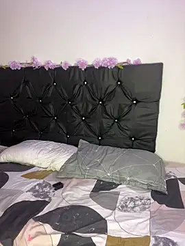 alisson carolina73 online show from 02/06/25, 12:54
