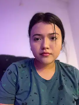 Snapshot of alisson_carolina73 chatting on 04/12/26, 11:19 alisson carolina73 online show from 04/12/26, 11:19