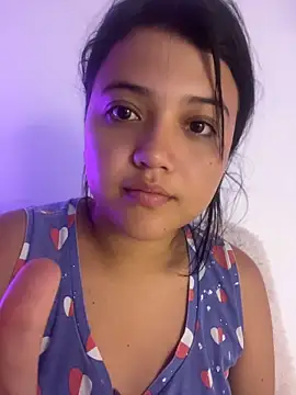 Snapshot of alisson_carolina73 chatting on 04/18/26, 01:08 alisson carolina73 online show from 04/18/26, 01:08