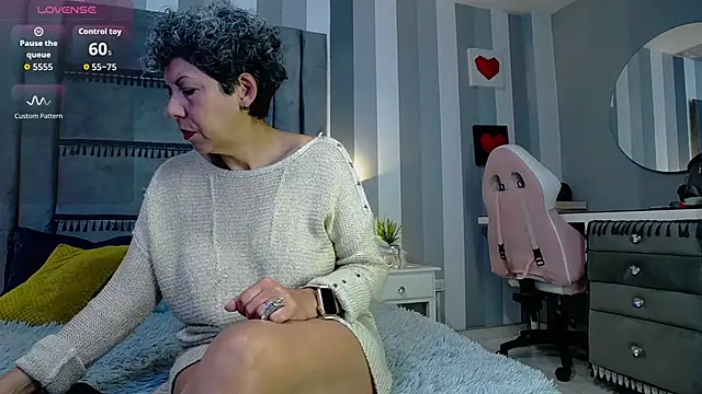 Snapshot of Julianewell chatting on 01/14/26, 12:31 Julianewell online show from 01/14/26, 12:31