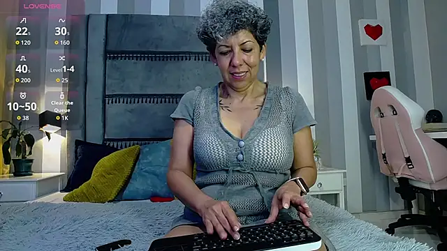 Snapshot of Julianewell chatting on 01/16/26, 12:09 Julianewell online show from 01/16/26, 12:09