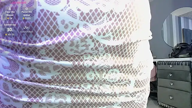 Julianewell online show from 03/11/26, 12:43