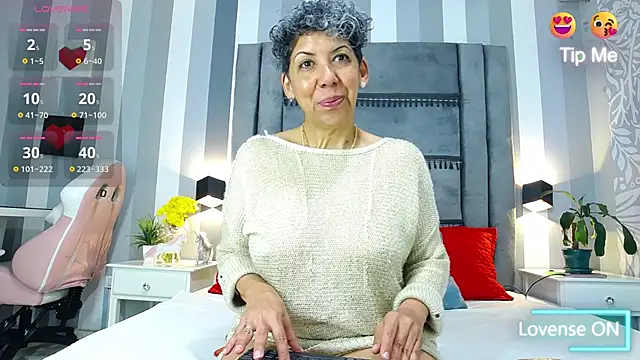 Julianewell online show from 03/13/25, 01:07