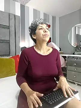 Julianewell online show from 11/10/25, 12:21