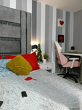 Snapshot of Julianewell chatting on 12/20/25, 12:52 Julianewell online show from 12/20/25, 12:52