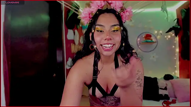 kiki cavilll online show from 10/31/25, 02:57